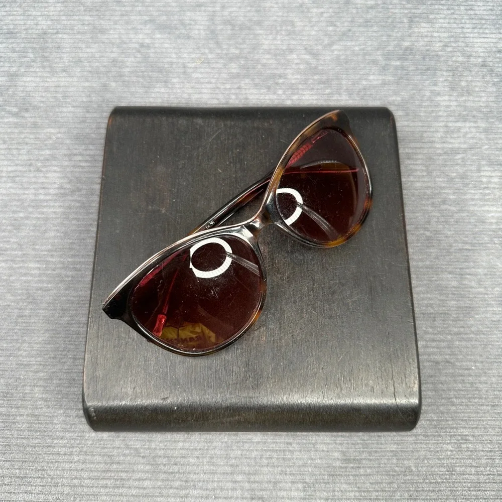 Ted Baker London TBW098 Tortoise Cat Eye Y2K Sunglasses‎ Brown Gradient Lenses